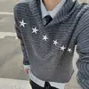 Moletom listrado estilo retrô americano com bordado de estrela, apresentando um design de ombro regular, para homens, perfeito para o outono, com peso pesado, caimento solto e uma estética clean