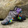 Fabricantes de zapatos de agua color nuevo suela gruesa zapatos para senderismo en la playa zapatos de buceo para nadar zapatos calcetín cómodos para parejas