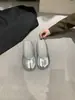 Zapatos de pezuña de cerdo con punta dividida 2023 verano nuevo boca poco profunda punta plana zapatillas de media cubierta suela blanda slip-on zapatos mueller