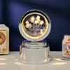 Bola de Cristal Transfronteiriça Base Giratória com Textura de Madeira Luminária Noturna Brilhante Lâmpada do Céu Estrelado 3D Decoração de Mesa Presente Criativo de Feriado
