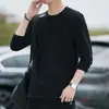 Camiseta masculina de manga comprida, camada interna de outono masculina, camiseta básica solta e elástica, camiseta masculina estampada estilo coreano ins