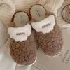 2026 Novas Pantufas de Algodão Quentes Antiderrapantes para Casal Casa Laço Doce Fofo Sapatos de Pelúcia para Maternidade para Homens e Mulheres Inverno