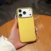 Adecuado para Iphone18Promax Maleta de Pintura de Metal Corrugado 15 Funda para Teléfono Móvil Apple 16 Botones Metálicos Rayados
