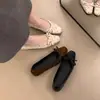 Zapatos sin cordones de estilo francés con estampado de lunares de onda suave y tacón oculto, Nuevo estilo de oficina Primavera 2026, Zapatos de mujer con estampado de leopardo