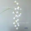 Arreglo de escena con flores artificiales, plantas trepadoras colgantes, flores falsas terminadas para paisajismo decorativo, flores hechas a mano para decoración de techo de escena de boda
