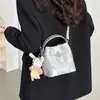 Bolso Transfronterizo para Mujer 2026 Nueva Moda Versátil Bolso Cubo Casual Simple para Viajar al Trabajo Hombro Cruzado Bolso de Mujer