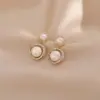 Pendientes de Perlas Envolventes para Mujer en Otoño e Invierno, Pendientes de Aguja de Plata S925 de Lujo Accesible, Regalos Elegantes para Mejores Amigas
