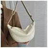 Bolsa transversal macia retrô de cor sólida transfronteiriça para mulheres, nova bolsa de ombro versátil da moda de 2026, bolsa simples de bolinho para o dia a dia