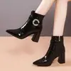 Botas de Cano Curto de Couro Macio Apontadas com Salto Alto Bloco de Outono/Inverno 2026 com Lã Botas Martin Modernas Botas de Cano Curto de Couro Patentado Francês