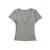 BT977-26 Estilo Verano Pura Pasión Chica Atrevida Sexy Top Corto con Escote en V Profundo y Botonadura Camiseta Versátil de Manga Corta