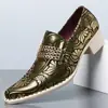 Mais Vendido na Amazon Sapatos de Couro Transfronteiriços Masculinos Decoração de Corrente Floral Dourada Mocassins Slip-ons Sapatos de Couro 660118