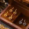 Pendientes bohemios con diseño de hilo geométrico, nuevos, chapados en acero de titanio y oro real de 18 quilates, ligeros, de lujo, combinables con todo, al por mayor