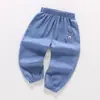 Calça Jeans de Tencel com Desenho para Meninos Verão 2026 Novo Estilo Calça Casual Fina e Fresca Infantil Calça Longa Estilosa para Bebês