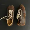 Versão em Couro~Sapatos de Treino Alemães Ocultos para Aumentar a Altura Femininos Estilo Retro Solado Macio ins Estilo Solado Fino Sapatos Casuais Esportivos Forrest Gump Femininos