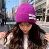 Gorro de Tricô com Fivela de Couro Estilo Americano para Homens e Mulheres, Comércio Transfronteiriço Outono e Inverno, Chapéu de Lã Versátil Emagrecedor, Chapéu Quente e à Prova de Frio