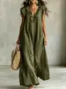 Vestido Largo Bohemio de Vacaciones Tallas Grandes Europeo y Americano en Color Verde Militar con Cuello en V Fruncido, Corte Holgado, Efecto Adelgazante, Algodón-Lino, Sin Mangas