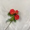 Rosa de Torre Simulada de 3 Cabezas Rama Única Escena de Boda Diseño Guía de Camino Arco Arreglo Floral Hogar Sala de Estar Centro Comercial Tienda Decoración