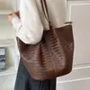 Bolsa Tote com Padrão Trançado Feminina 2026 Nova Tendência de Verão Toque de Luxo Leve Bolsa de Ombro Único Grande Capacidade Bolsa para o Dia a Dia