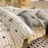 Juego de ropa de cama de cuatro piezas de terciopelo de leche engrosado clase A, sábana de cama de franela de terciopelo coral, funda de edredón, juego de tres piezas para dormitorio de estudiante, invierno