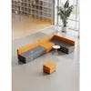 Tienda de ropa salón escuela biblioteca pasillo oficina recepción sofá largo simple moderno combinación creativo