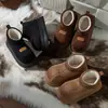 Botas de nieve de suela gruesa para mujer, invierno, con felpa, engrosadas, cálidas, que cubren el talón, pantuflas de algodón, para casa, uso exterior, retro, que aumentan la altura, de pelo