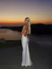 Vestido de Acetato de Estilo Francés para la Temporada Primavera/Verano 2026, de Uso Pesado, Adornado con Pedrería, de Cuello Halter, con Efecto Adelgazante que Ceñe la Cintura y Acabado de Satén Brillante