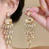 Aretes de aguja plateada con diamantes, borlas geométricas de perlas, ultra brillantes, lujosos y exquisitos, personalizados y elegantes, aretes de alta gama