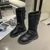 Botas de couro de cano alto para meninas, estilo outono e inverno, botas Martin forradas com fleece, botas de equitação infantis, botas de algodão de camada dupla antiderrapantes, botas únicas pretas