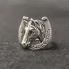Anillo de Herradura con Cabeza de Caballo del Zodiaco Tangcao Elegante Retro Moderno Hombres y Mujeres Ins Diseño de Nicho Retro Europeo y Americano Elegante