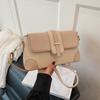 Bolsa pequena popular feminina deste ano 2025 verão nova estilo coreano bolsa mensageiro moda casual axila baguette bolsa de ombro