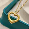 Collar de Corazón Transfronterizo para Mujer, Sencillo Colgante de Acero de Titanio Celebridad de Internet Tiktok Xiaohongshu, Exquisita Cadena de Clavícula de Moda que No se Desvanece