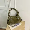 Bolso de mano con tachuelas estilo coreano, atrevido, inspirado en motocicletas para mujer, perfecto para otoño, con un look retro, chic y sofisticado, versátil como bolso de hombro o bolso tipo almohada