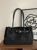 Bolso de Axila Nuevo Textura Gamuza Otoño e Invierno 2025, Bolso de Hombro Gamuza Mate para Viajero, Bolso Baguette Retro de Nicho
