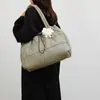 Bolso de plumas nuevo para mujer transfronterizo, Bolso de hombro acolchado de gran capacidad, Bolso de mano de algodón versátil informal de moda para debajo del brazo