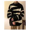 Ropa de punto de moda para hombre, otoño e invierno, corte holgado, bloques de color, camiseta interior de rayas de nicho, ropa exterior casual y cálida