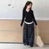 Conjunto de Ropa para Niña 2026 Primavera y Otoño Nueva Moda Sudadera con Capucha Ajustada Pantalones a Cuadros Sueltos Estilosos Conjunto de Dos Piezas