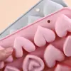 En stock 12 incluso 6 moldes de silicona diferentes con forma de corazón molde de chocolate caramelo forma gota pegamento molde de pastel