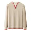 Suéter Color Block com Decote V para Homens, Nova Cor para Primavera e Outono de 2026, Manga Longa de Inverno Quente, Falso Duas Peças, Malha da Moda Tendência