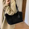 2025 Nuevo Bolso Tote Retro de Gamuza de Nicho para Mujer Bolso de Hombro de Gran Capacidad Versátil para el Trabajo Bolso de Mano con Textura