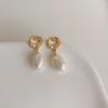 Brincos de pérolas barrocas francesas com design de nicho feminino Brincos de pérolas naturais Brincos de mão simples e elegantes