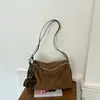 Bolso de hombro retro estilo coreano, versátil para cualquier atuendo, perfecto para otoño, con gran capacidad, elegante, casual y que irradia una sensación de alta gama.; una bolsa de almohada cruzada