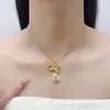Collar de cuentas estilo Xiaohongshu con hoja de arce y perla de uva, lujo ligero, elegante y sofisticado, adecuado para el uso diario, cadena para la clavícula