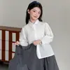 Conjunto Estilo Academia Primavera e Outono para Meninas 2026 Novo Colete com Laço Camisa para Menininha Conjunto de Três Peças Infantil