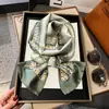 Bufanda larga de seda artificial Primavera y Otoño Bufanda de Moda Nueva de lujo ligero temperamento bufanda pequeña versátil estilo casual pañuelo cuadrado pequeño