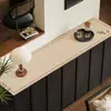 Alfombrilla Protectora para Aparador Estilo Vintage, Alfombrilla Anti-Suciedad para Zapatero, Modelo Nuevo 2026, Alfombrilla de Mesa para Mueble de TV Retro de Alta Gama y Lujo Ligero