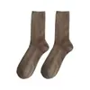 Calcetines nuevos para mujer de otoño e invierno, de longitud media hasta la pantorrilla, engrosados para abrigar, hechos de cachemir, adecuados para usar con sandalias Birkenstock, y diseñados como calcetines holgados