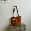 Bolsa tote de grande capacidade para mulheres, modelo da nova temporada, toque de luxo, bolsa de ombro única para o dia a dia, moderna, casual, bolsa de mão versátil, tendência