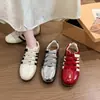 Zapatillas deportivas casuales versátiles de moda de verano para mujer, en piel plateada, zapatillas blancas estilo ballet
