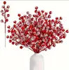 Árvore de Natal com Frutas Vermelhas Salpicadas de Neve Vendida em Massa Transfronteiriça Acessórios Decorativos de Azevinho Floco de Neve de Espuma Fruta da Fortuna com Frutas Vermelhas 12 Galhos