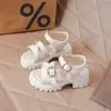 Sandalias Infantiles Primavera Verano Nuevo Estilo Niñas Suela Gruesa Zapatos Romanos Versátiles Moda Punta Abierta Zapatos de Tacón Alto Zapatos para Exteriores Playa